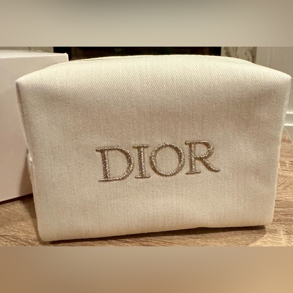Dior Pouch - Picture 2 of 5